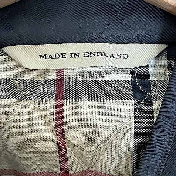 Burberry Black Quilted Jacket; Tartan Lining & Mandarin Collar; M; SEE CALLOUTS! - Picture 12 of 16